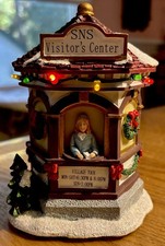 St. Nicholas Square 2012 Visitor’s Center w/Batteries Illuminated Working Boxed picture