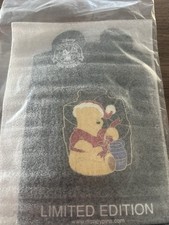 LE 125 Disney Shopping Winnie The Pooh Stained Glass Christmas Pin RARE 2009 NEW picture
