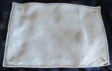 Vtg Set of 4 Placemats Drawnwork Pulled Thread Embroidery on Linen 16” x 11