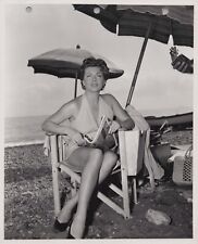 HOLLYWOOD BEAUTY LANA TURNER STYLISH POSE STUNNING PORTRAIT 1940s Photo C37 picture