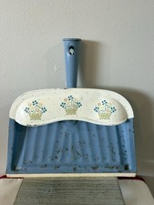 Vtg JV REED Metal Dust Pan Dutch Amish Folk Floral Basket 1987 Cottagecore Blue picture