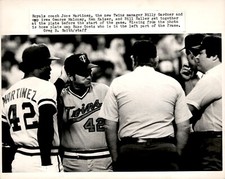 LD315 Original Photo KC ROYALS COACH JOSE MARTINEZ + TWINS MANAGER BILLY GARDNER picture