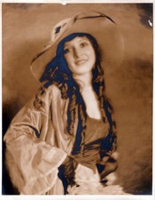 HOLLYWOOD MADGE BELLAMY STYLISH POSE STUNNING PORTRAIT 1920s ORIG PHOTO MA46 picture