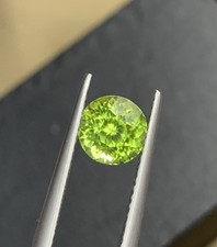1.70 Ct Natural  Peridot    From Pakistan picture