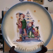 Sister Berta Hummel Plate by Schmid 11th Edition Christmas 1981 West Germany picture