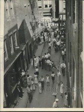 1934 Press Photo Scene of the attempted murder and suicide in Wiget street picture