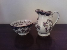 ROYAL COLLECTION TRUST ENGLAND QUEEN VICTORIA CREAM AND SUGAR SET UNUSED picture