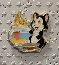 Disney Pin Cats & Dogs Treats Mystery Box - Pinocchio Figaro & Cleo picture