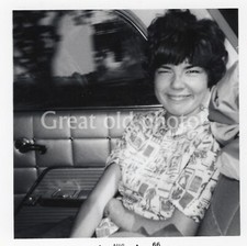 VINTAGE PHOTO Pretty Young woman Cute face expression back seat 1960s Car picture