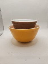 Vintage Pyrex Town & Country Mixing Bowls 401 & 402 picture