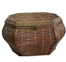 Vtg Hand Woven Reed Lidded Latch Wood Lined Basket About 19x11x13 See Photos picture