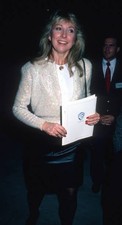 American actor Teri Garr at a premiere of Three Amigos at the Acad- Old Photo 1 picture