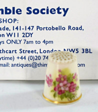 ANTIQUE ROYAL WORCESTER PORCELAIN THIMBLE HAND PAINTED ROSES by MILLIE HUNT 1901 picture