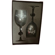 ​Disney Vacation Club DVC Etched Wine Glass Set of 2 Member Gift In Box New picture