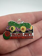 Trader Joe’s 2014 Rose Parade Pickle Car Float Collectible Pin picture