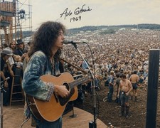 pt386 Arlo Guthrie on Stage at Woodstock 1969 
