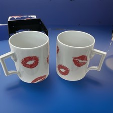 Set Of Two Meissen Porcelain Germany Berlin Kisses Coffee Mugs  3.5”H New In Box picture