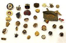 MILITARY WWII MASONIC FOE MOOSE VFW AM LEGION LAPEL PINS AU PATCH LOT 35 VINTAGE picture