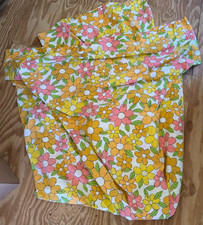 Vintage 1960s Flower Power King Flat Sheet MCM Cannon Light and Lively Daisy picture