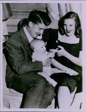 GA38 Original Photo BEAUTIFUL FAMILY Mother Father Adorable Baby Playing Laugh picture