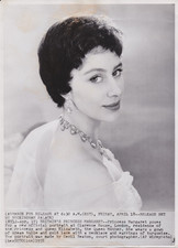 1958 Press Photo Britain's Princess Margaret poses for Photographer Cecil Beaton picture