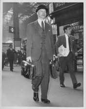 British Judge Lord Denning At Waterloo Station 1963 Old Photo picture