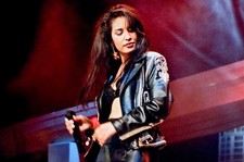 Selena Quintanilla y Los Dinos 8.5 x 11 Early Queen of Cumbia Tex-Mex 1980s picture