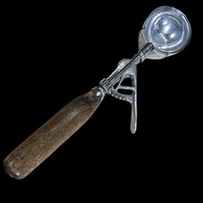 Antique Ice Cream Scoop Hamilton Beach 31 w/ Wooden Handle Pat.#1961655 Size 24 picture