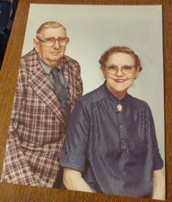 2 vintage photos man woman portrait Olan Mills 1984 picture