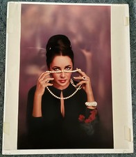 ELIZABETH TAYLOR VINTAGE 20x24 COLOR PHOTO PEARLS GLAMOUR HOLLYWOOD PORTRAIT picture