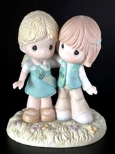 👭 Precious Moments Girl Scouting Brings Friends Together Figurine w/ Box 🏕️. picture