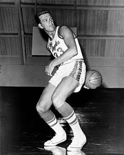 Rod Hundley of Los Angeles Lakers poses a photo 1960 NOTE USER Use- Old Photo 1 picture