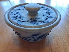 VTG 1995 SALMON FALLS POTTERY STONEWARE BUTTER TUB WITH LID BLUEBERRY VINES  picture
