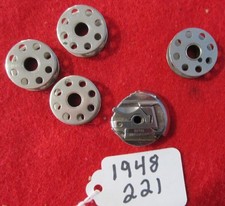 1948 VINTAGE SINGER SEWING MACHINE BOBBIN CASE FITS 301 / 221 NO. 45750 picture