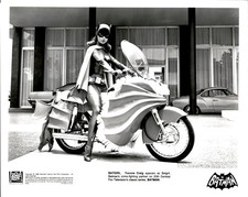 LD432 1989 2nd Gen Restrike Photo YVONNE CRAIG BATGIRL CYCLE 1960s BATMAN SERIES picture