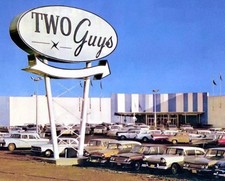 1963 TWO GUYS Discount Store Photo  (230-G) picture