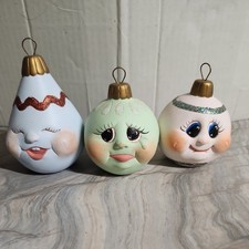 Anthropomorphic Drip Drop 3 Ceramic Christmas Ornament Happy Whimsical Vintage picture