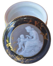 Rare MEISSEN porcelain Box & Cover, circa 1880, pâte-sur-pâte – Venus and Cupid picture