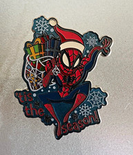 Marvel Park Spider-Man 'Tis the Season' Christmas Pin exclusive Limited edition￼ picture