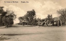 1917 ARIZONA PHOTO POSTCARD: VIEW OF E. AVENUE AT 10TH STREET, DOUGLAS, AZ picture