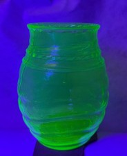 DEPRESSION LANCASTER GREEN TRIANGLE URANIUM VASELINE ROPE TOP 9.5/10 picture
