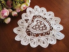 Hot Sale @ Elegant Hand Batten Lace Cotton Heart Shape White Doily picture