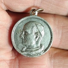 Nice vintage 1975 Pope VI medal ANNO SANTO MCMLXXV (holy year 1975) Pontiff picture
