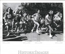 1989 Press Photo Christ Episcopal School Students at Founder's Day Race picture