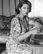 1944 18 Year Old QUEEN ELIZABETH II at Her Desk 5X7 Borderless Photo (232-i) picture