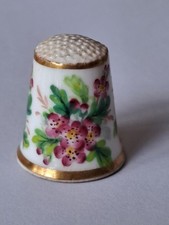ANTIQUE WORCESTER 19th century SMALL PORCELAIN HAND PAINTED FLORAL THIMBLE, VGC picture