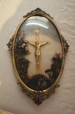 VTG Christ Crucifix Jesus Oval BUBBLE GLASS Hammered Metal Frame Brass Accents picture