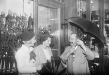 Two customers buy an umbrella a store Paris France September 1934 Old Photo picture