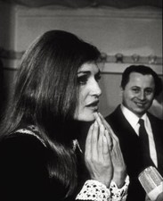 The Italian-French singer Dalida has participated in the 17th Sanr- 1967 Photo 1 picture