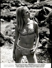 LDE6 1967 Original Photo JOANNA PETTET BEACH BIKINI 